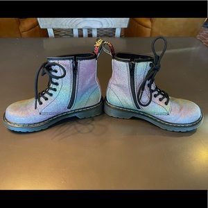 Girls Dr Martens-like new!
